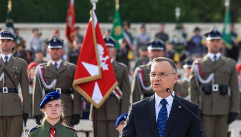 Președintele Poloniei declară că vrea desfășurarea de arme nucleare franceze pe teritoriul țării sale