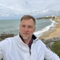 VIDEO. Regimul de la Kremlin ar fi trimis patru asasini pentru a-l lichida, în Franța, pe opozantul Vladimir Osecikin, care demască atrocitățile din penitenciarele rusești și crimele de război din Ucraina / Serviciile secrete franceze au dejucat asasinatul și i-au arestat pe indivizi