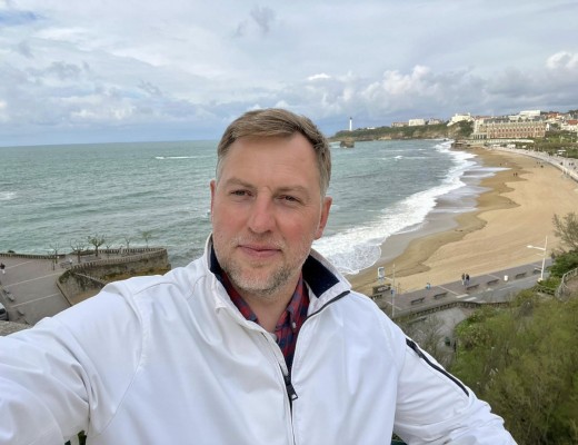 VIDEO. Regimul de la Kremlin ar fi trimis patru asasini pentru a-l lichida, în Franța, pe opozantul Vladimir Osecikin, care demască atrocitățile din penitenciarele rusești și crimele de război din Ucraina / Serviciile secrete franceze au dejucat asasinatul și i-au arestat pe indivizi