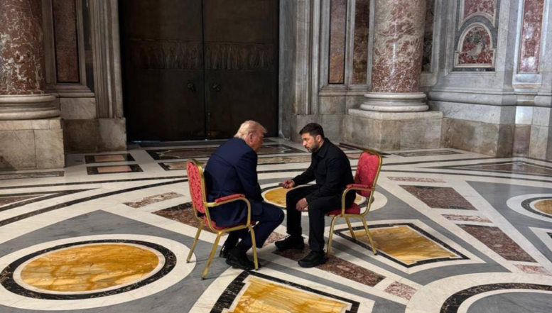 VIDEO. Donald Trump îl somează, din nou, pe Vladimir Putin să înceteze războiul și să semneze un acord de pace. Despre întâlnirea cu Volodimir Zelenski de la Vatican spune că a fost „bună”, „plăcută” și „frumoasă”
