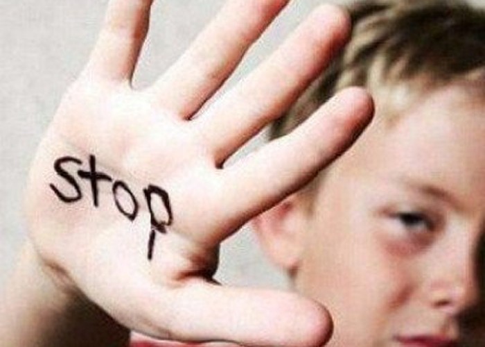 Abominabil: autoritățile din Berlin au plasat copii PEDOFILILOR, în familii sociale, timp de 30 de ani! Sceleratul Helmut Kentler și rețeaua care a șocat Germania 