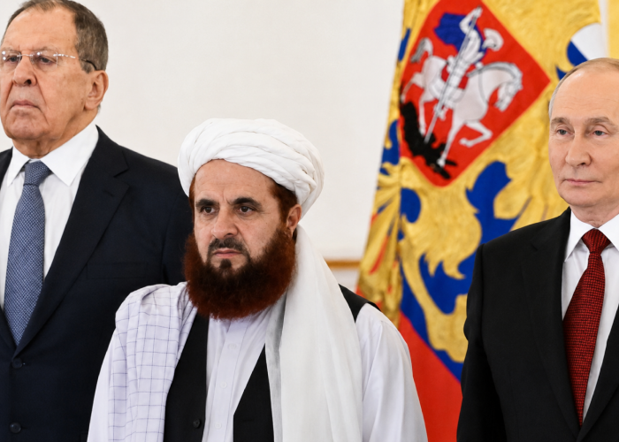 Premieră în Rusia putinistă: un tânăr, amendat după ce a îndrăznit să-i critice pe talibani. Detalii despre decizia instanței și despre modul în care Kremlinul și-a reevaluat poziția față de organizația pe care a considerat-o multă vreme drept teroristă