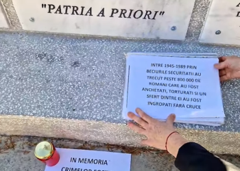 VIDEO. Eleva-eroină torturată în Decembrie 89, la Jilava, a vizitat sinistrul monument al „eroilor Securității” de la Pitești. „Securitatea și-a schimbat doar sigla, dar niciodată nu a încetat să influențeze politica, economia și societatea românească”