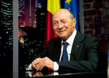 VIDEO Traian Băsescu îi spulberă pe criticii lui Ilie Bolojan: „Toți îl înjură, dar nimeni nu vrea să-i ia locul”/ „Premierul să nu mai stea pe gânduri și să declanșeze reforma administrativă” / Fostul președinte dezvăluie și care este cea mai complicată problemă a României