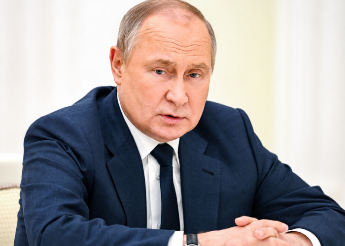 Un succes militar major al Ucrainei! Kremlinul recunoaște că "există riscul unei crize a combustibilului în Crimeea și, prin urmare, al izolării față de Rusia continentală"
