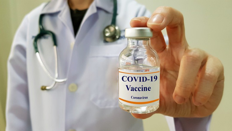 SONDAJ: Din ce în ce mai mulți oameni NU doresc să li se administreze un vaccin împotriva Covid-19. Guvernele au de făcut față unor situații foarte complicate