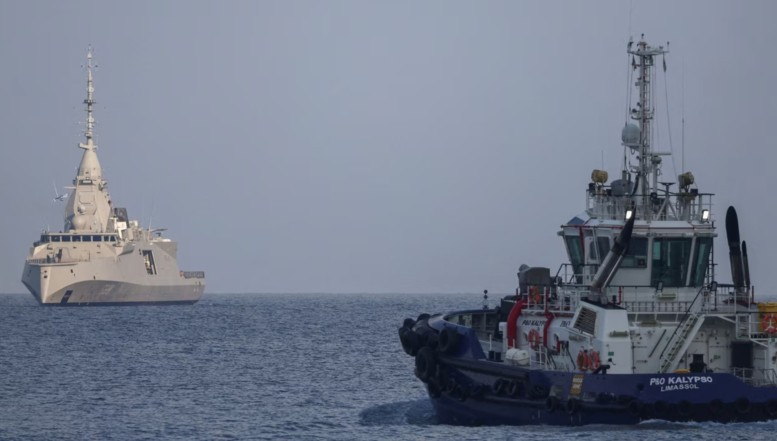 Companii dintr-o țară NATO au reușit să treacă prin Strâmtoarea Ormuz mai multe petroliere decât China, chiar dacă Iranul a impus interdicția de tranzit, iar multe nave au fost bombardate în zonă