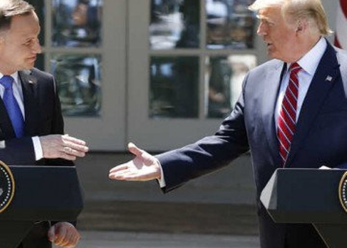 VIDEO Polonia se transformă într-un pol de putere la nivel european. Prima întâlnire a lui Trump cu un președinte străin de la începutul pandemiei a fost cu Andrzej Duda