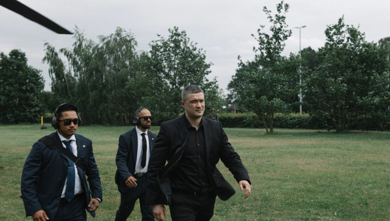 Rușii au celebrat demiterea lui Mihailo Fedorov din funcția de ministru al Apărării, în vreme ce ucrainenii se declară „șocați” de îndepărtarea acestuia, reclamând revenirea la vechile tactici sovietice de război care presupun un număr imens de pierderi umane