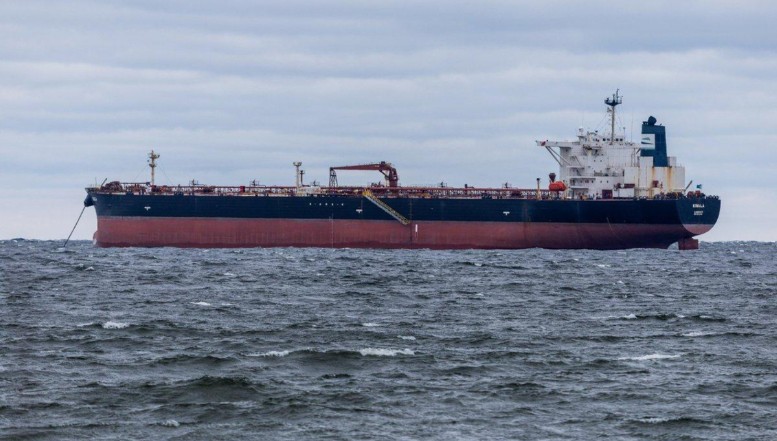 Franța a luat măsuri drastice împotriva navei Pushpa din flota fantomă a Moscovei de pe care ar fi fost lansate recent drone împotriva Danemarcei / În timp ce mai mulți membri ai echipajului erau arestați preventiv, Ambasada Rusiei la București lansa dezinformări grosolane acuzând Ucraina de implicare în atacurile cu drone din țările NATO