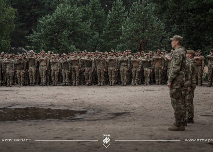 Comandantul Azov,  Denys Prokopenko, și-a revăzut trupele pentru prima oară de la căderea Mariupolului / Liderul militar le-a vorbit camarazilor despre legământul făcut în prizonierat