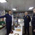 Vizita lui Putin în Insulele Kurile a stârnit furia Japoniei. Premierul nipon Sanae Takaichi a criticat gestul liderului rus, arătând că vizita „rănește sentimentele poporului japonez” și este „incompatibilă cu poziția consecventă a Japoniei cu privire la Teritoriile de Nord”