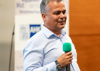 Consultant politic despre eforturile disperate ale taberei Nicușor Dan-Predoiu-Thuma-PSD: „S-a intrat în faza de război total și e care pe care. S-a mai depășit un nivel. Vor să strângă voturi de la AUR, SOS, POT, PACE. Linia roșie a picat, nu le pasă de costurile de imagine, vor doar să îl instaleze pe Veștea”