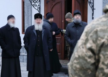 GALERIE FOTO Serviciul de Securitate al Ucrainei a descins la un celebru complex monahal din Kiev care ar servi drept cuib pentru spionii Kremlinului. "Biserica terorii" de la Moscova reclamă că e un "act de intimidare"
