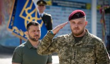 Kyivul adoptă o măsură restrictivă prin care încearcă să aducă bărbații apți de luptă înapoi în țară. Serviciile suspendate în cazul bărbaților care au vârsta pentru înrolarea în armată, dar se află în afara Ucrainei
