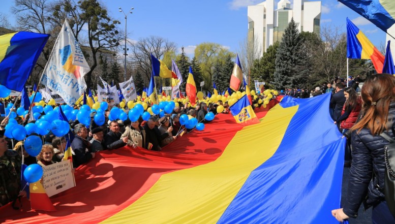 VOTAȚI: Dacă mâine s-ar desfășura un referendum privind Unirea Republicii Moldova cu România, dumneavoastră cum ați vota? SONDAJ