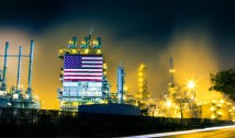 Administrația Trump accelerează la o viteză fără precedent acordarea aprobărilor pentru deschiderea de exploatări de petrol, gaze, cărbune și minereuri, pentru a-și asigura o poziție cât mai solidă în războiul economic