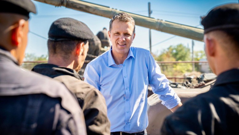 Gata, până aici le-a fost! Ionuț Moșteanu avertizează că următoarea dronă rusească care intră în spațiul aerian al României va fi doborâtă. Ministrul Apărării i-a răspuns tăios și pro-rusului Călin Georgescu care i-a transmis că ar trebui să demisioneze