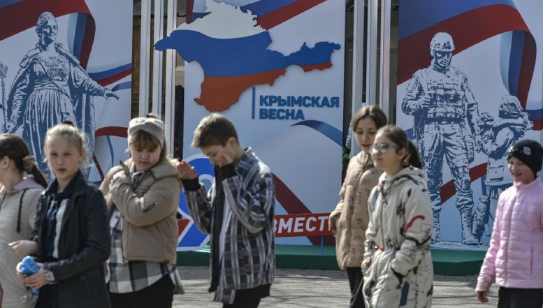 Rusia plănuiește să aducă în Ucraina copii din mai multe țări cu scopul de a-i folosi ca scuturi umane