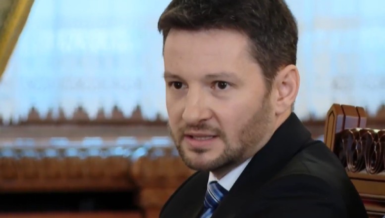 VIDEO Intervenția memorabilă de la Cotroceni a unui tânăr fost procuror care a demisionat după 12 ani de magistratură: cu excepția măririlor salariale, tot ce s-a întâmplat în legislație, în organizarea judiciară a fost un efort concertat din partea mai multor instituții și grupuri de interese pentru a ajunge la dezastrul de astăzi