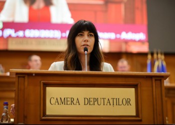 Cristina Prună dă semnalul schimbării în USR, altfel partidul "va fi istorie": "USR-ul la construcția căruia am pus umărul nu a fost despre poziții ocupate pe bază de loialități de partid, funcții călduțe la stat cu orice preț sau cimentarea baronimii și nomenclaturii de partid"