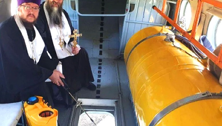 Un comando aeropurtat de popi ruși a sfințit cu aghiasmă rachetele ucigașe ale bazei din Kaluga