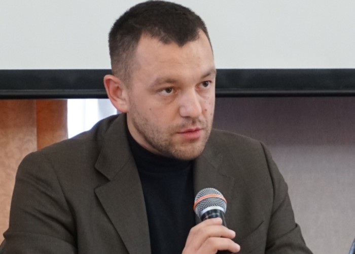 Informațiile care i-au determinat pe ucraineni să ia în serios scenariul unui război iminent. Precizările unui jurnalist român din Cernăuți