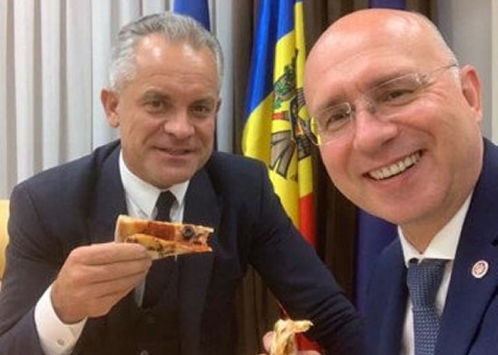 Mister adânc: cine a comandat ”pizza de Miami” cu nucă și curcan la sediul-palat al PDM? Filip, Diacov și Jizdan, sau chiar Dodon? Diacov, mare amator de clătite rusești