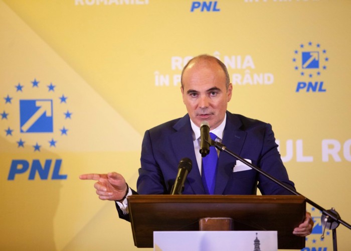 Rareș Bogdan, întrebat dacă ar merge la război pentru România: "E o chestiune de normalitate! Ucrainenii sunt un extraordinar exemplu! Dacă țara asta mai are o națiune - iar eu cred că are - cred că nu va fi atât de mare un eventual absenteism sau o fugă de răspundere cum își închipuie unii și alții"