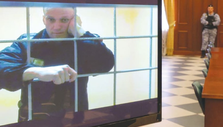 VIDEO. Reeducare stalinistă. Alexei Navalîi este obligat să asculte, în fiecare dimineață, în închisoare, un cântec pro-Putin. „În fiecare zi, la ora 5 dimineața, aud comanda: Ridică-te!"