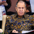 Lavrov se isterizează, fiind nemulțumit de abordarea cancelarului Merz în ceea ce privește înarmarea Germaniei. Mai mult, într-un puseu de profundă insolență, ministrul rus de Externe spune că țara sa respectă acordurile istorice, în timp ce Europa îndeamnă la "repetarea experienței lui Hitler"