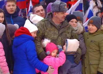 Kyiv: În teritoriile ucrainene pe care le-a ocupat temporar, Kremlinul a introdus în școli un curs despre familie, pe parcursul căruia îi învață pe copii că femeia trebuie să fie obedientă, respectiv să facă cât mai mulți copii care să apere Rusia