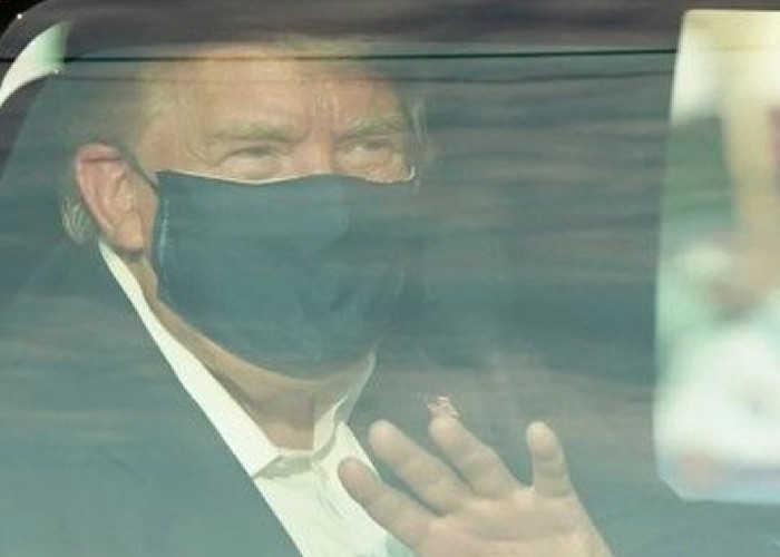 VIDEO. Scandal uriaș în SUA după ce Donald Trump a scos virusul la plimbare, stârnind furia comunității medicale. Joe Biden crește în sondaje, având cu cel puțin 10 procente peste liderul de la Casa Albă