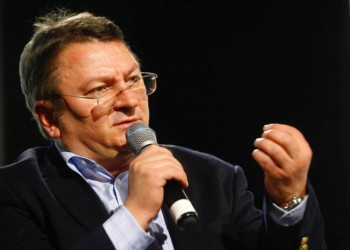 Interviu exploziv! Prof. Armand Goșu: „conglomeratul politico-militar USL” va face implozie și se va destructura dacă nu reușește să-l dea jos pe Ilie Bolojan în următoarele luni. Expertul în spațiul ex-sovietic arată că „conglomeratul” este format din facțiuni ale PSD și PNL la care se adaugă serviciile și cei aflați acum în fruntea justiției