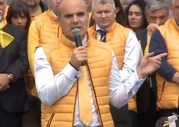 VIDEO Fieful lui Dragnea, ocupat de liberali. Rareș Bogdan: "Eliberăm Teleormanul de sub neobolșevicii lui Dragnea!"