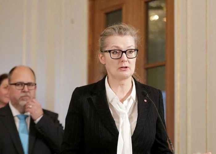 Învestirea noului Guvern al Suediei vine la pachet cu 2 premiere, printre care prima persoană transgender într-o funcție de ministru, aceasta declarându-se reprezentantă a "noului normal"