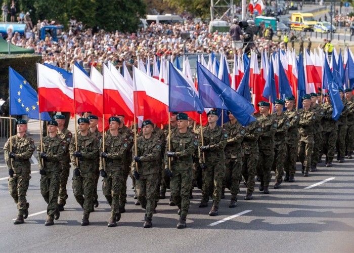 Polonia își propune să cheltuiască 5% din PIB pentru apărare în cursul anului viitor. Precizările ministrului polonez al Apărării