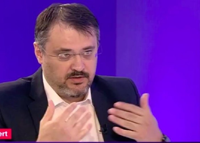 Digi24 TV l-a spălat pe Ghinea mai ceva ca Nufărul. După ce a făcut de râs România la Bruxelles, Ghinea are un tupeu asasin, minte fără să clipească