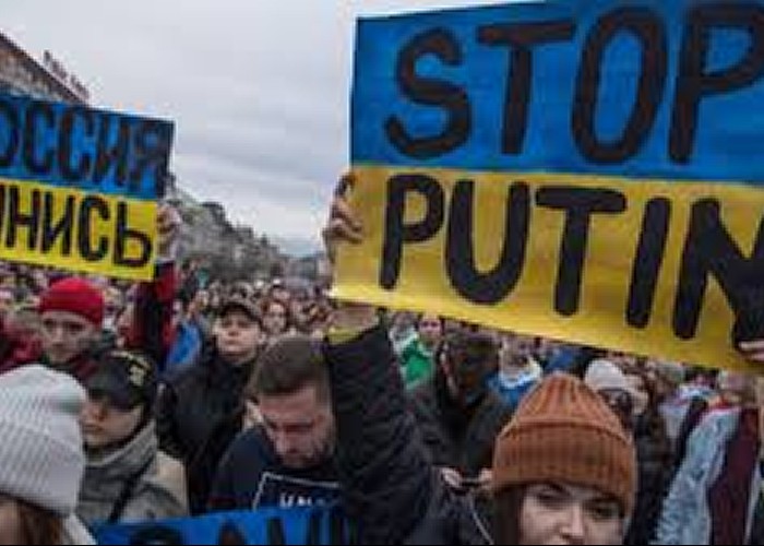 Ucraina NU va pierde războiul. Ucrainenii conștientizează mai mult ca niciodată că Ucraina NU e Rusia, că Biserica lor NU trebuie să țină de Moscova. Și că Ucraina înseamnă Europa