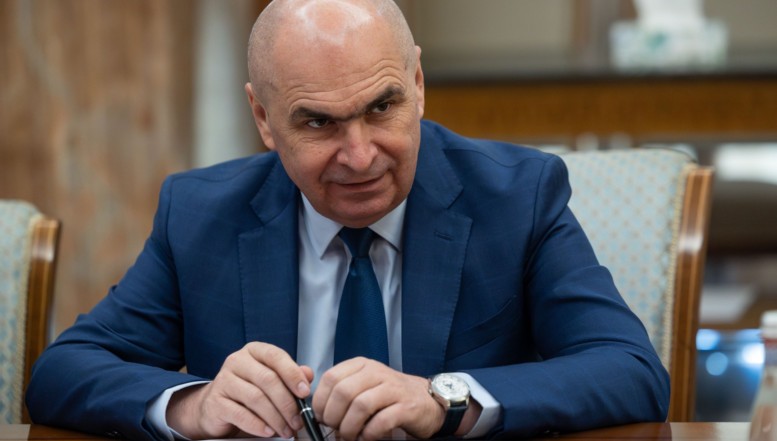 Ilie Bolojan răspunde PSD cu moneda populismului, rupând din nou de la gura magistraților: „pachetul de solidaritate” al social-democraților a fost acceptat cu condiția amânării unor plăți pentru magistrații care și-au dat unii altora câștig de cauză în procesele pentru recuperarea unor drepturi salariale, chipurile, restante