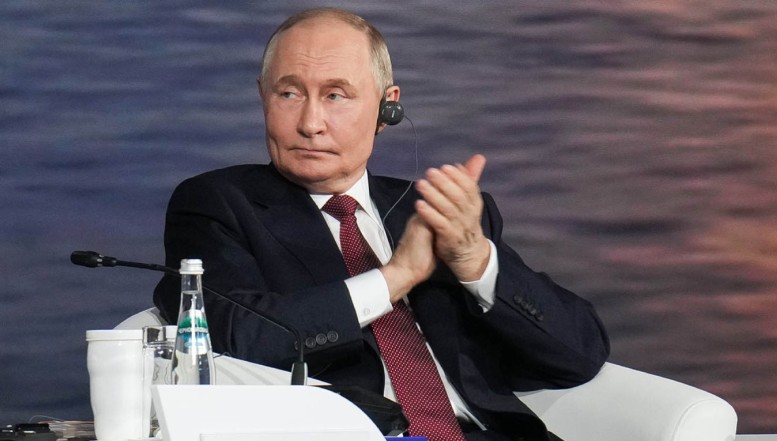 Vladimir Putin: „Toată Ucraina este a noastră!” / Liderul de la Moscova a amenințat, din nou, cu bomba nucleară. Ucrainenii consideră că prin astfel de declarații și amenințări Rusia își bate joc de negocierile de pace și manifestă dispreț față de eforturile SUA