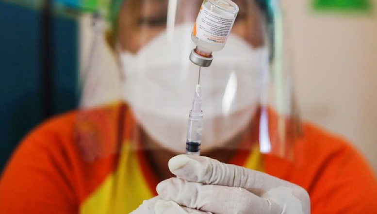 Mii de chinezi acuză ca s-au îmbolnăvit grav după ce li s-a administrat vaccinul împotriva Covid 19 și solicită statului chinez să își asume responsabilitatea