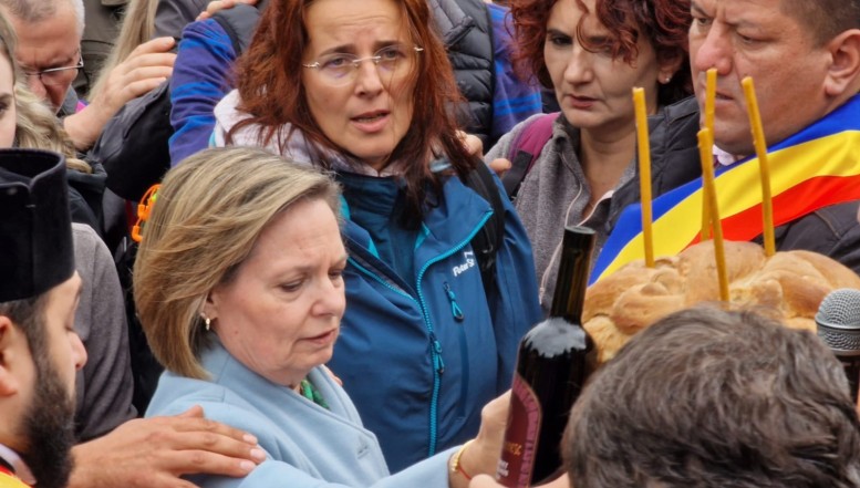 Mulțumim! Alteța Sa Regală Principesa Sofia a României va participa sâmbătă 20 septembrie la Festivalul ”Serbările Memoriei”, organizat la Răchițele, în inima Munților Apuseni, cu scopul recuperării memoriei partizanilor anticomuniști conduși de Teodor Șușman seniorul, Regele Munților