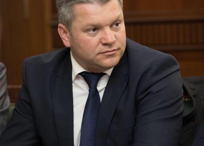 Liberalul Marius Cocu Loghin țințește șefia Departamentului pentru relația cu R. Moldova. Are însă PROBLEME CU DECLARAȚIA DE INTERESE: a „uitat” să menționeze că este directorul unei firme englezești