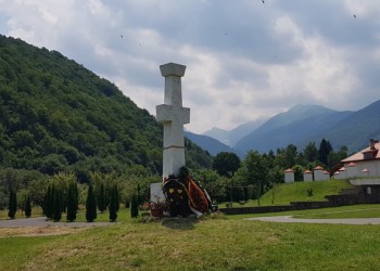 Fundația ”Ion Gavrilă Ogoranu” îl va da în judecată pe fostul propagandist ceaușist Alexandru Florian deopotrivă cu sinecura guvernamentală numită Institutul ”Elie Wiesel”.  La adăpostul firmei de institut de cercetare a Holocaustului, o grupare de stângiști radicali practică o formă de terorism ”intelectual” împotriva memoriei Rezistenței Anticomuniste