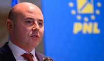 Deputatul penelist și filosovietic Alexandru Muraru a ordonat PNL Iași să boicoteze comemorările care au loc pe 9 martie în memoria victimelor dictaturii comuniste. Mai mult, țuțerii care îi cară diplomatul au dezvoltat apucătura securistică de a-i înjura pe foștii deținuți politici. Rușine, PNL!