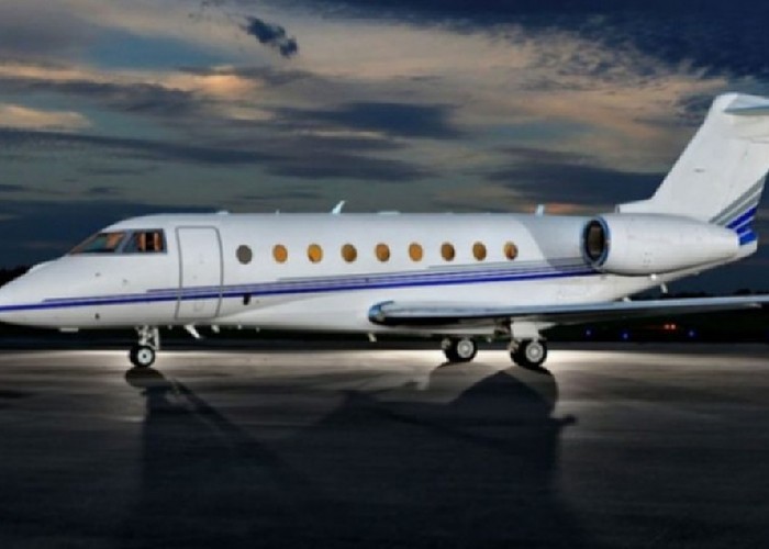 FOTO: Un avion RUSESC PRIVAT a decolat de pe Aeroportul Internațional Chișinău și zboară către o destinație necunoscută. Avionul e înregistrat în Siberia