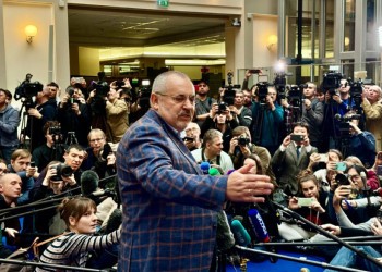 VIDEO. Boris Nadejdin, critic al războiului rusesc din Ucraina, a strâns peste 100.000 de semnături, necesare pentru a candida contra lui Vladimir Putin / Mai mulți candidați-marionetă și-au anunțat deja retragerea din cursă, îndemând la unitate în jurul tiranului de la Kremlin