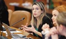 Diana Buzoianu (USR), despre primele de pensionare fabuloase de la Romsilva: „doar pe județul Brașov, pentru 27 de persoane s-au plătit prime de pensionare în valoare de 1,7 milioane de lei. Este o nebunie totală!”