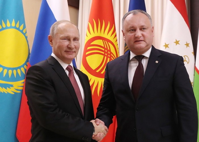 Dezvăluiri explozive din veceul Dumei de la Moscova: Igor Dodon are cetățenie RUSEASCĂ! Un deputat rus, în fața pisoarului: ”Putin i-a dat cetățenia rusă prin decretul său secret!”